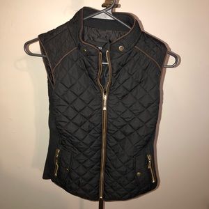 Women puffer vest